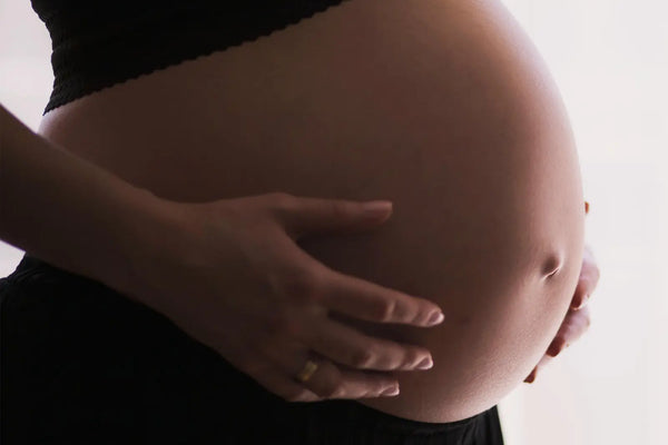 Deodorant during pregnancy: safe freshness for sensitive skin