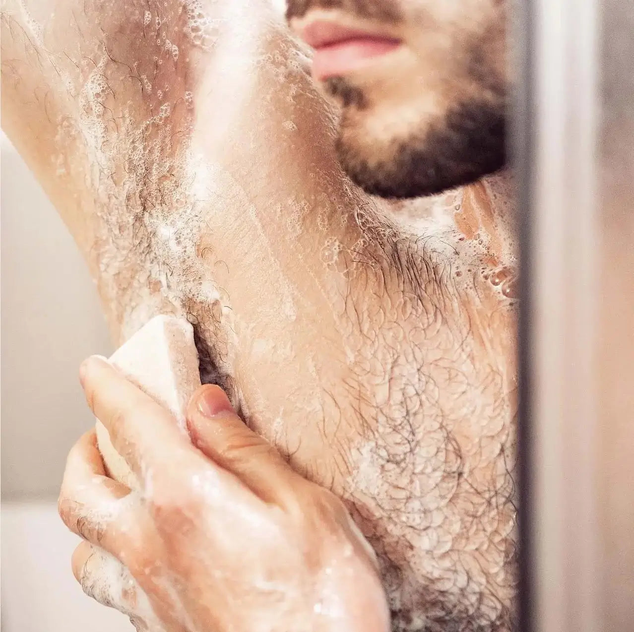 Natural deodorant for men: what really works